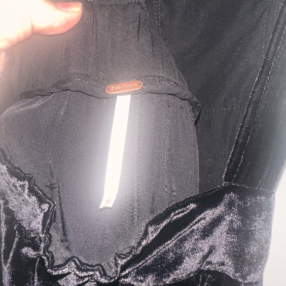 Chic Black Velvet overalls - Free People - Picture 3 of 4